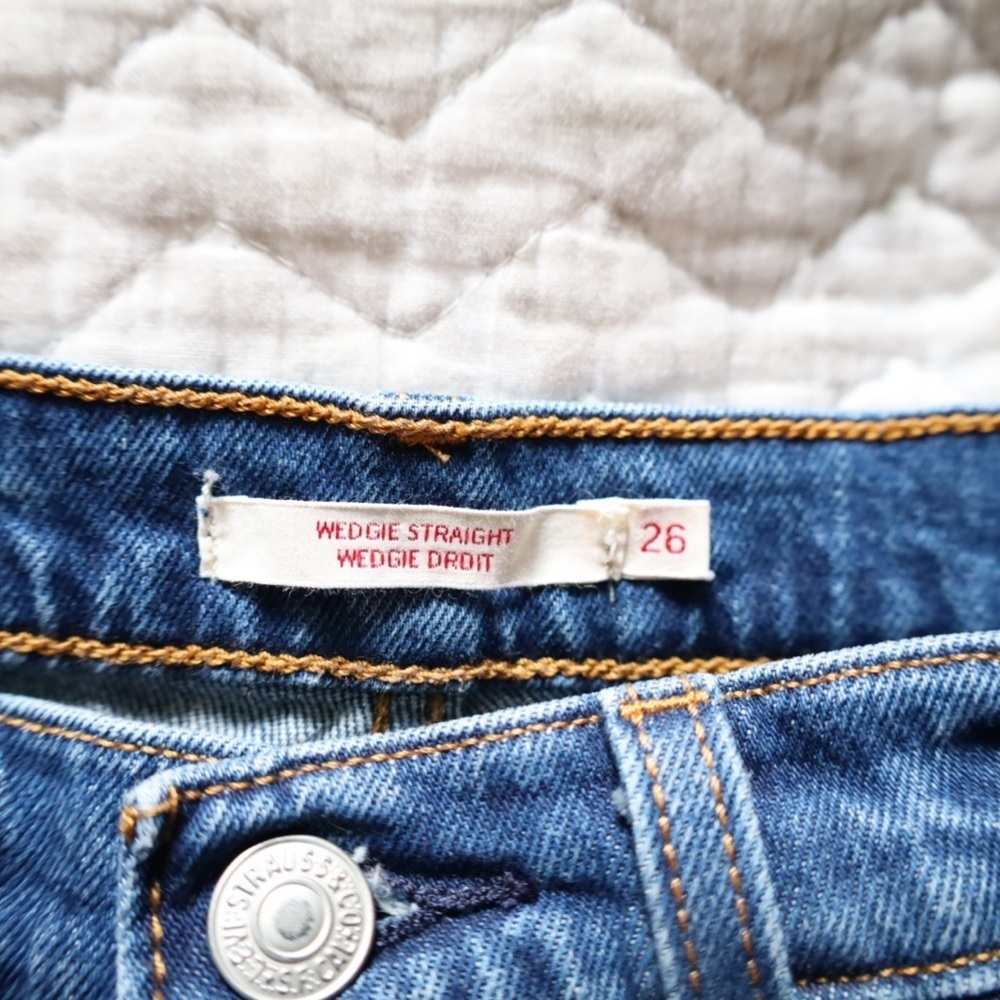 Levi’s Premium Wedgie Straight Fit Dark Wash Jeans Womens Size 26 - Picture 9 of 12